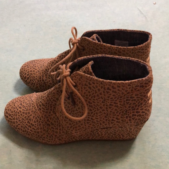 TOMS - Picture 3 of 4